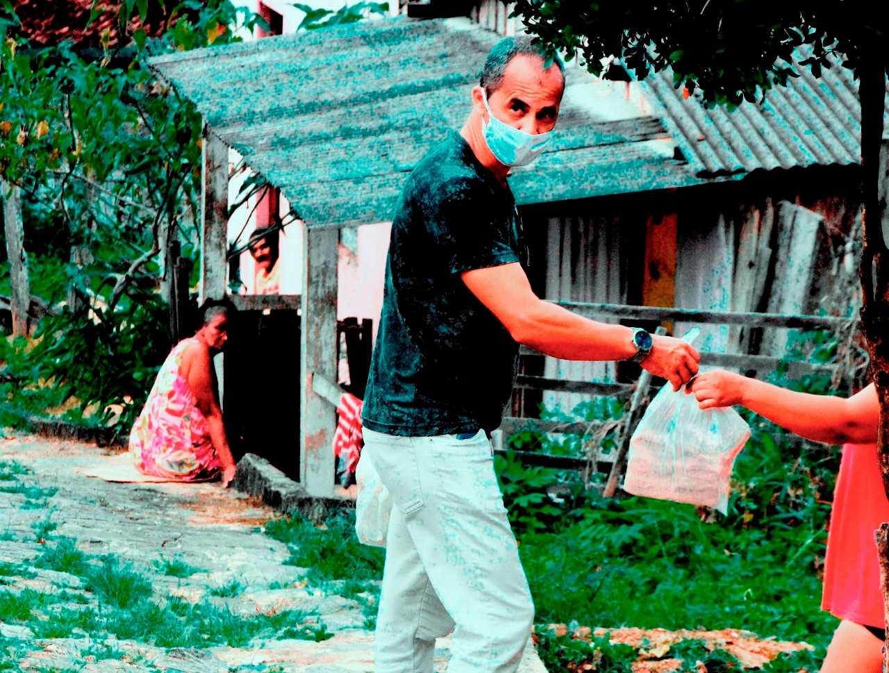 Camacã: Doações de alimentos e máscaras ajudam afetados pela pandemia em Leoventura